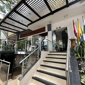 Merlott Lleras 3*, Medellín Colombia